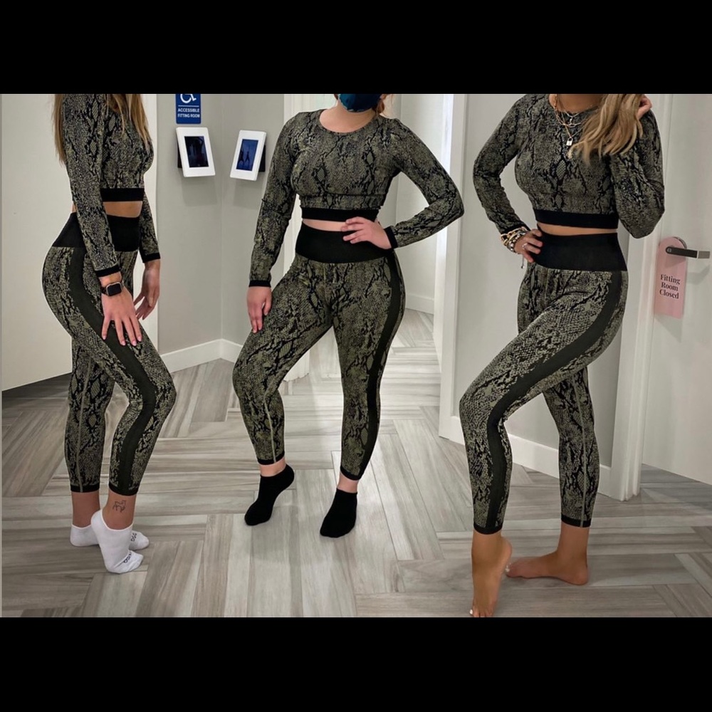 Fabletics 3 piece seamless snake skin print set